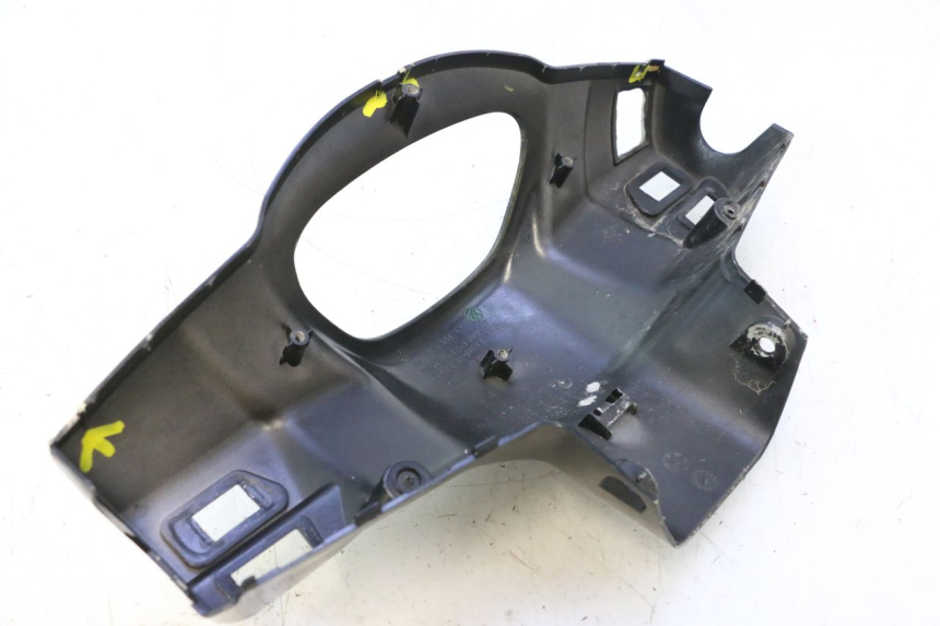 photo de HANDLE BAR REAR PANEL KYMCO LIKE 125 (2009 - 2016) - Zoom on usage condition
