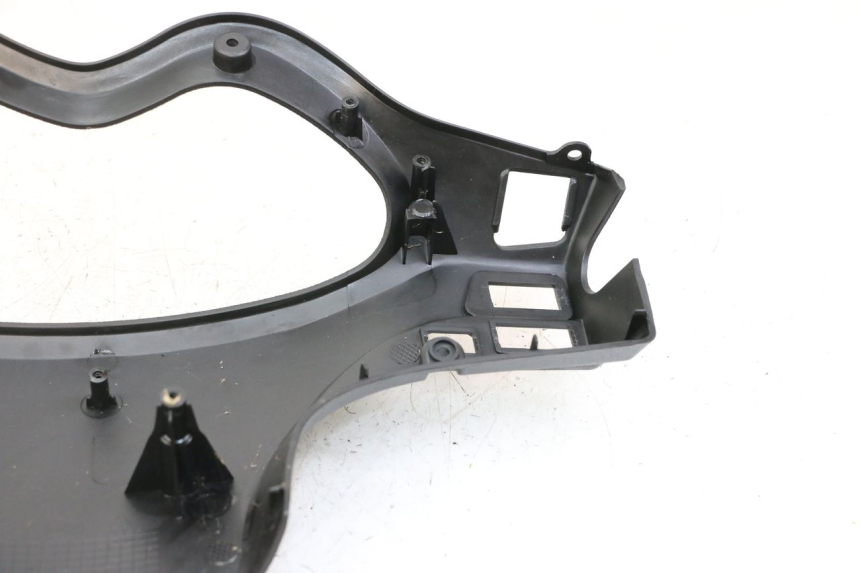 photo de HANDLE BAR REAR PANEL LONGJIA SHARPY 125 (2020 - 2024) - Component detail