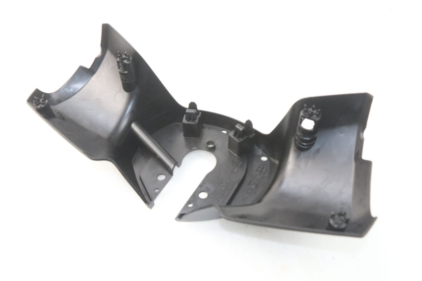 photo de HANDLE BAR REAR PANEL PEUGEOT METROPOLIS 400 (2017 - 2020) - Technical close-up