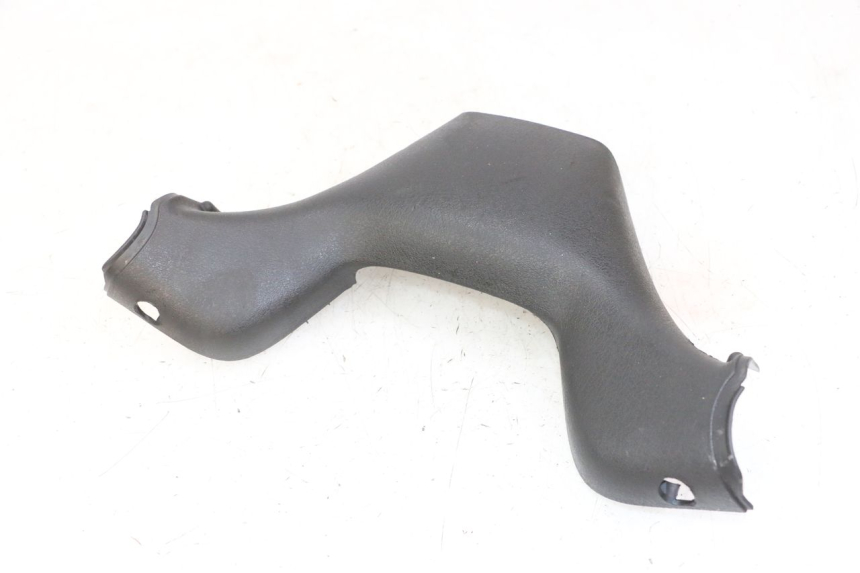 photo de REAR HANDLEBAR COVER PIAGGIO MP3 500 (2011 - 2015) - Zoom on usage condition