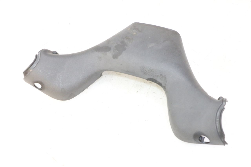 photo de REAR HANDLEBAR COVER PIAGGIO MP3 RL 250 (2006 - 2010) - Zoom on usage condition