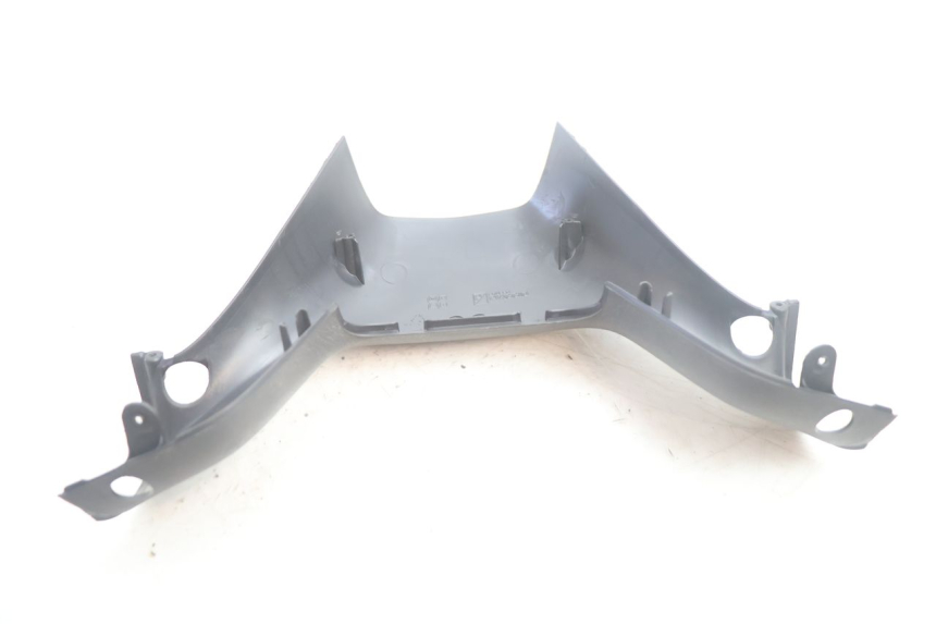 photo de REAR HANDLEBAR COVER PIAGGIO MP3 500 (2011 - 2015) - Technical close-up