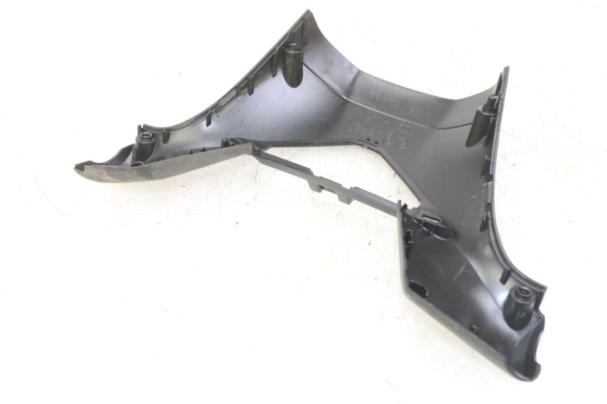 photo de REAR HANDLEBAR COVER GILERA NEXUS 125 (2009 - 2013) - Surface and material condition