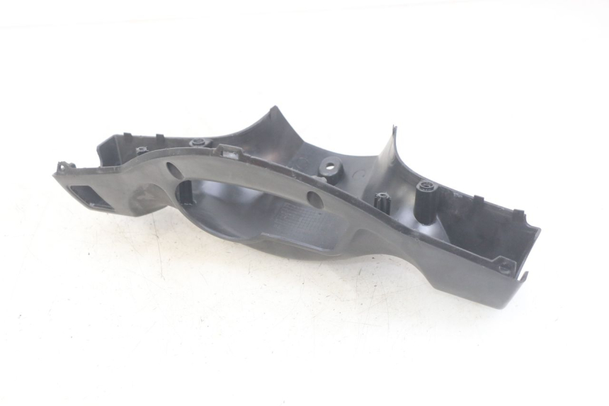 photo de REAR HANDLEBAR COVER SYM ORBIT 2 4T 50 (2018 - 2022) - Fixing points details