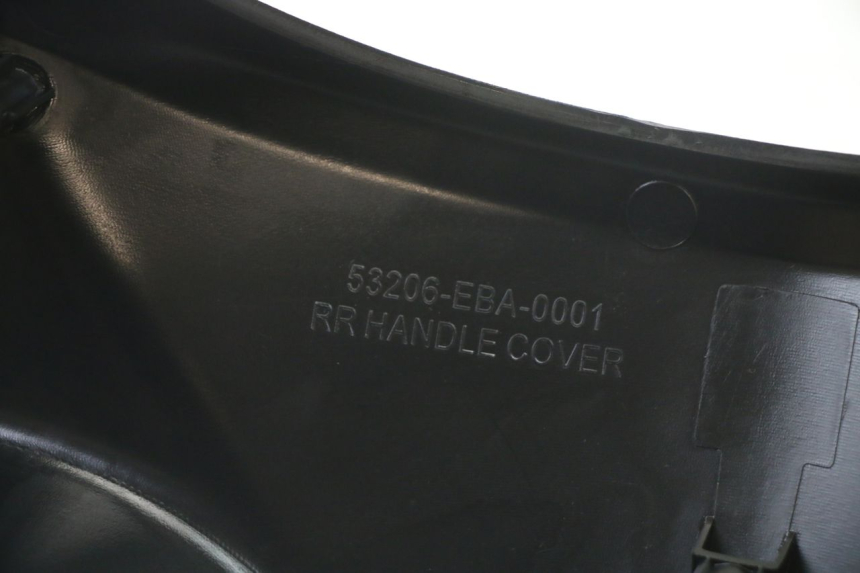 photo de HANDLE BAR REAR PANEL SYM ORBIT III 3 4T 50 (2021 - 2025) - Product overview