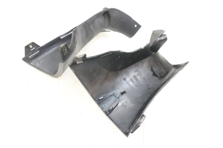 photo de Rear handlebar cover DAELIM S3 125 (2010 - 2017) - Technical close-up