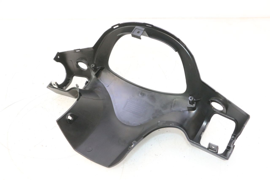 photo de REAR HANDLEBAR COVER JM MOTORS SANTANA 50 (2014 - 2023) - Fixing points details