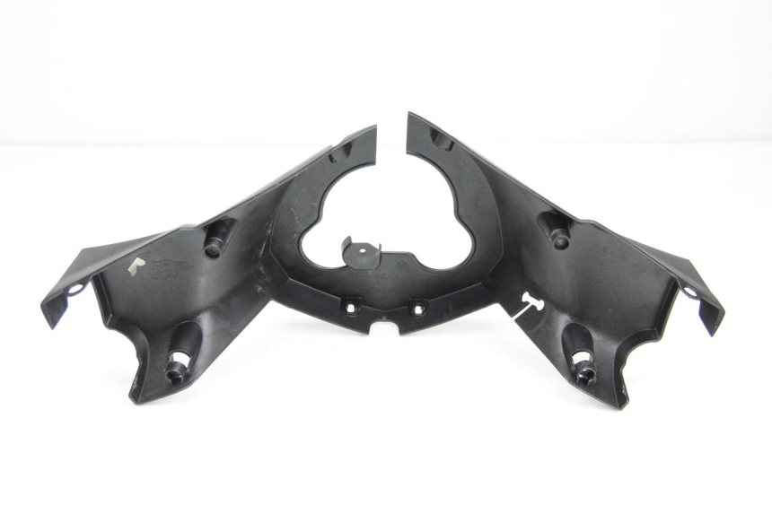 photo de HANDLE BAR REAR PANEL PEUGEOT SATELIS 125 (2013 - 2018) - Technical close-up