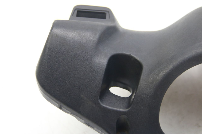 photo de REAR HANDLEBAR COVER SUZUKI SIXTEEN 125 (2008 - 2010) - Used quality zoom