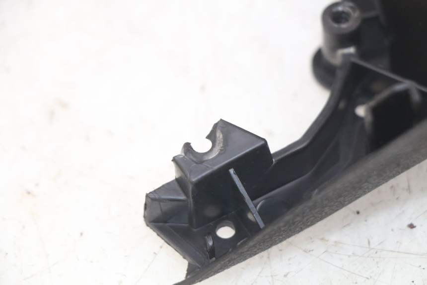 photo de REAR HANDLEBAR COVER MBK SKYCRUISER 125 (2010 - 2013) - Alternative perspective