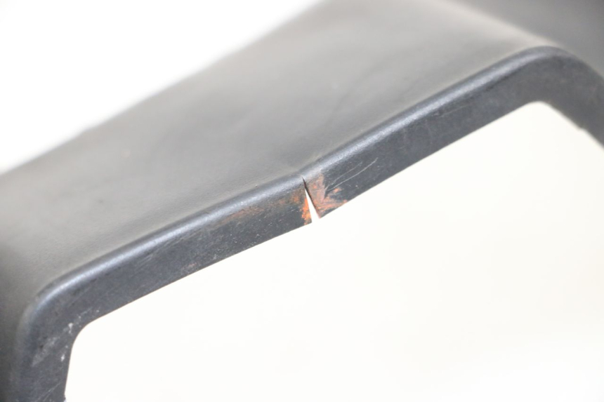 photo de HANDLE BAR REAR PANEL KYMCO SUPER 8 4T 50 (2021 - 2024) - Zoom on usage condition