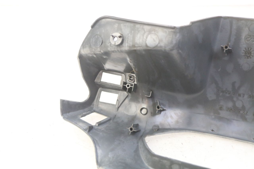 photo de REAR HANDLEBAR COVER PEUGEOT SV 125 (1991 - 1994) - Zoom on usage condition