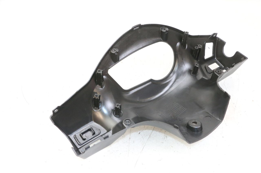photo de REAR HANDLEBAR COVER SYM ORBIT 2 4T 50 (2018 - 2022) - Technical close-up