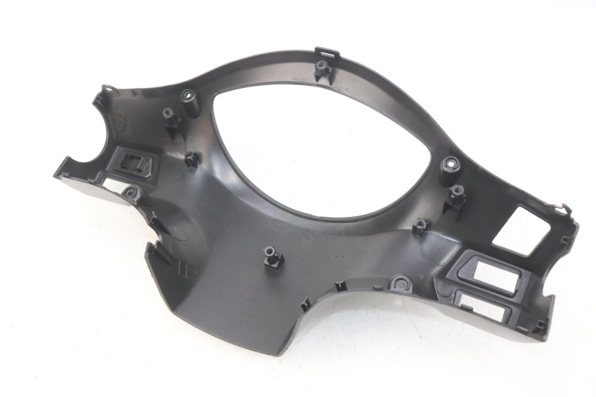 photo de REAR HANDLEBAR COVER PEUGEOT TWEET 4T 50 (2018 - 2022) - Surface and material condition