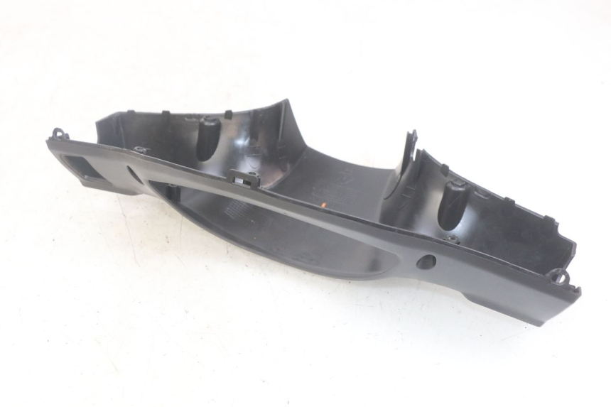 photo de REAR HANDLEBAR COVER PEUGEOT TWEET 4T 50 (2018 - 2022) - Alternative perspective