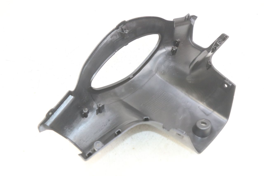 photo de REAR HANDLEBAR COVER PEUGEOT V-CLIC VCLIC 50 (2007 - 2013) - Alternative perspective