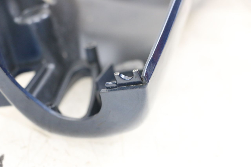 photo de HANDLE BAR REAR PANEL PIAGGIO VESPA LX 125 (2005 - 2010) - Zoom on usage condition