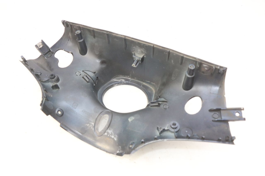 photo de REAR HANDLEBAR COVER PIAGGIO VESPA PRIMAVERA 2T 50 (2013 - 2018) - Component detail