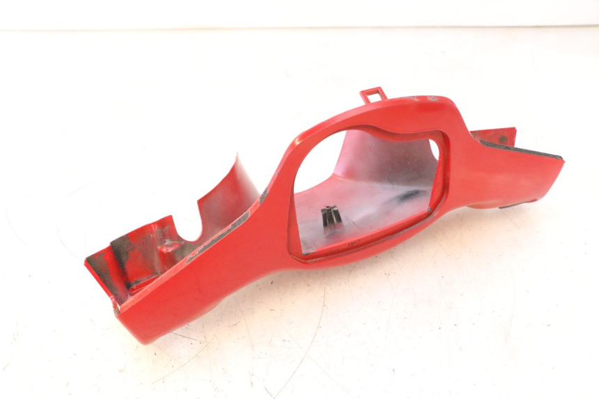 photo de REAR HANDLEBAR COVER PIAGGIO VESPA S 2T 50 (2007 - 2014) - Additional view of the item