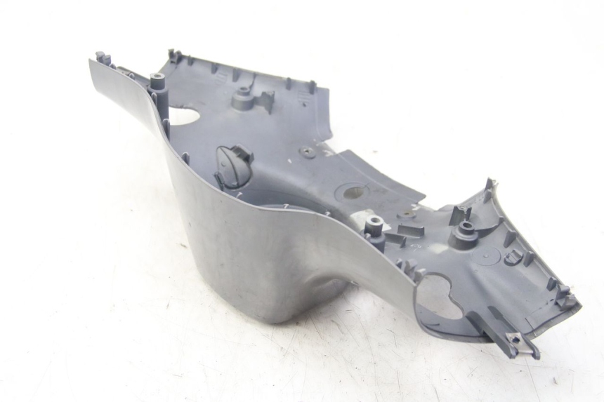 photo de REAR HANDLEBAR COVER PIAGGIO VESPA SPRINT 2T 50 (2014 - 2018) - Component detail