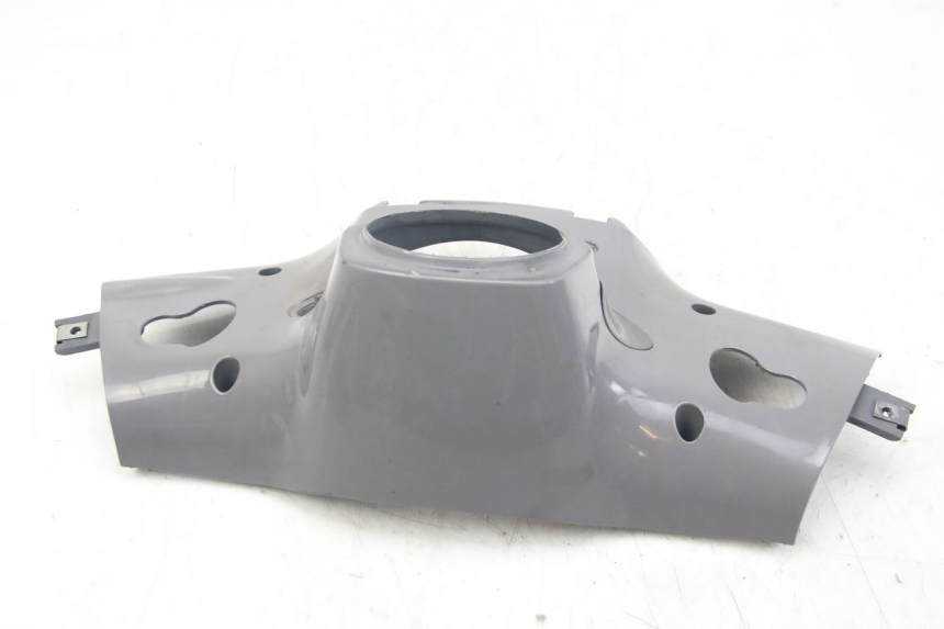 photo de REAR HANDLEBAR COVER PIAGGIO VESPA SPRINT 2T 50 (2014 - 2018) - Fixing points details