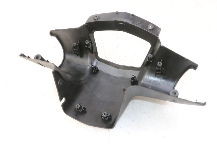 photo de HANDLE BAR REAR PANEL PEUGEOT VIVACITY NEW 4T 50 (2008 - 2017) - Zoom on usage condition