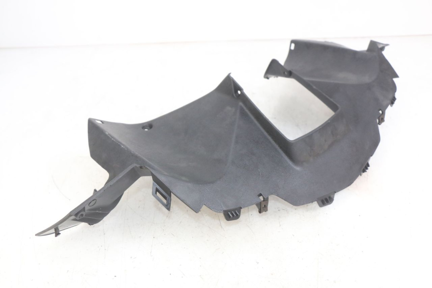 photo de REAR HANDLEBAR COVER YAMAHA X-MAX XMAX 250 (2006 - 2009) - Surface and material condition