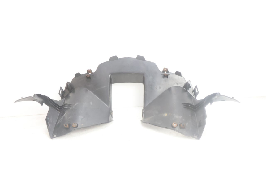 photo de REAR HANDLEBAR COVER YAMAHA XMAX X-MAX 125 (2006 - 2009) - Fixing points details
