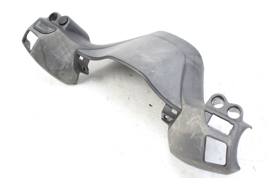 photo de REAR HANDLEBAR COVER PIAGGIO X9 EVOLUTION 125 (2003 - 2007) - Zoom on usage condition