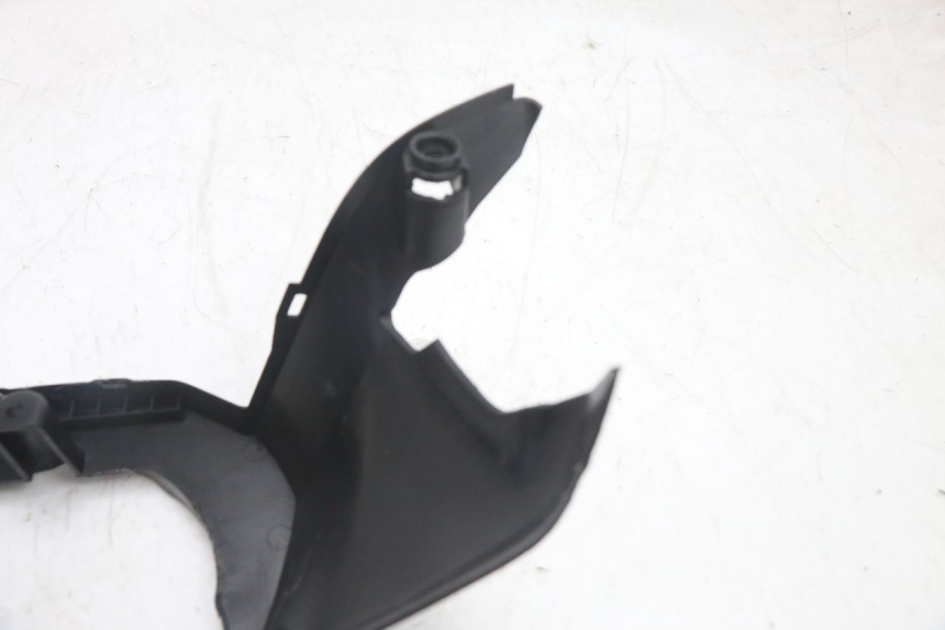 photo de HANDLE BAR REAR PANEL YAMAHA XP T-MAX ABS 500 (2005 - 2005) - Zoom on usage condition