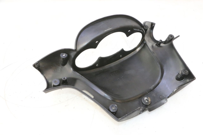 photo de HANDLE BAR REAR PANEL YAMAHA YP MAJESTY 125 (1998 - 2001) - Alternative perspective