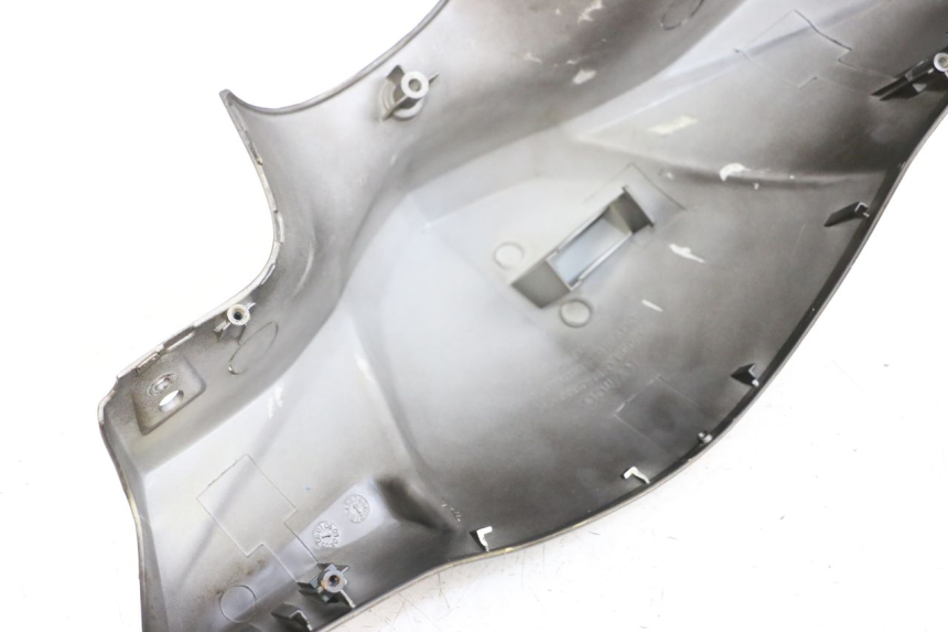 photo de HANDLE BAR FRONT PANEL KYMCO AGILITY PREMIUM 50 (2007 - 2010) - Alternative perspective