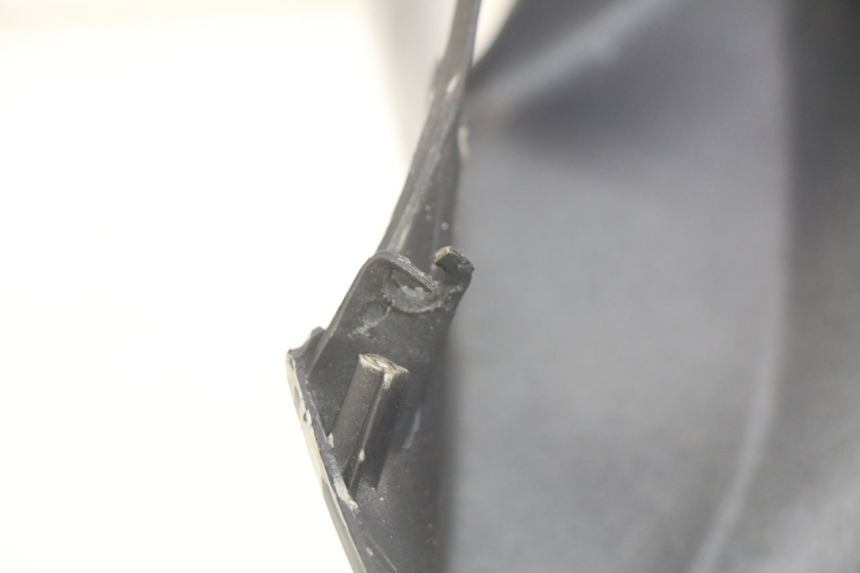 photo de HANDLEBAR COVER FRONT PIAGGIO BEVERLY 125 (2010 - 2015) - Zoom on usage condition