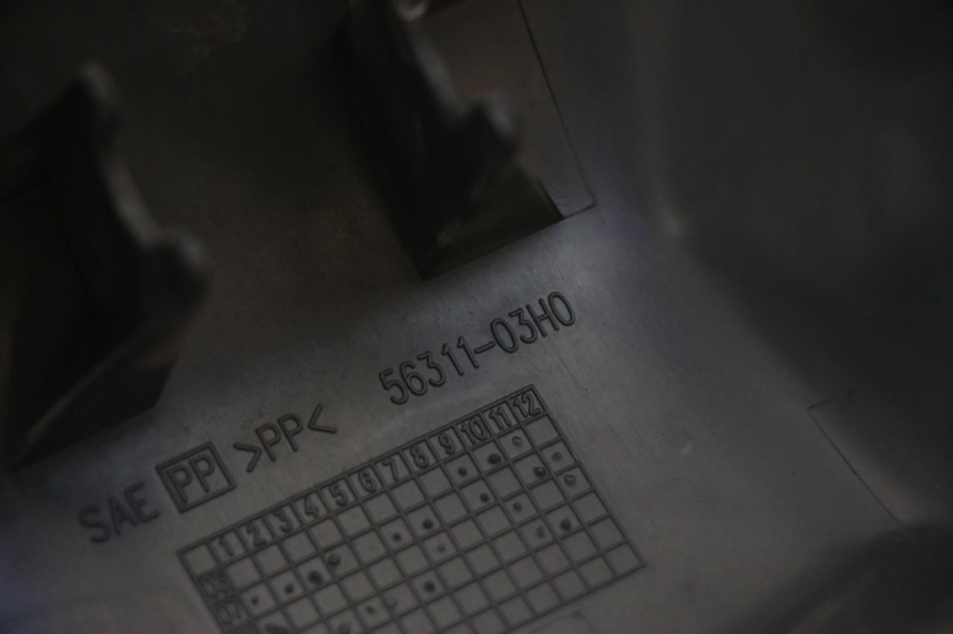 photo de HANDLE BAR FRONT PANEL SUZUKI BURGMAN 125 (2007 - 2014) - Technical close-up