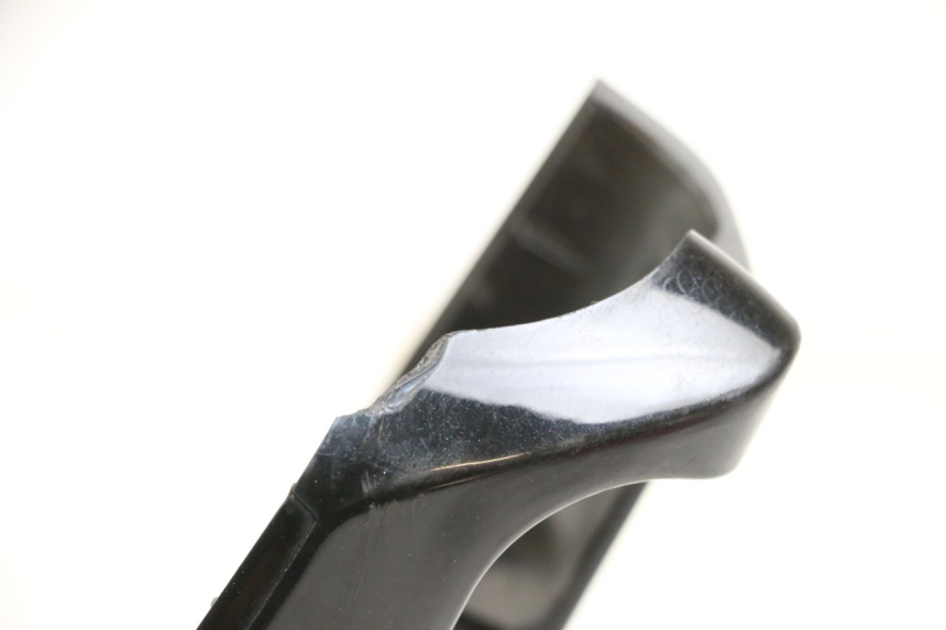 photo de HANDLEBAR COVER FRONT YAMAHA BW'S 50 (2004 - 2017) - Zoom on usage condition