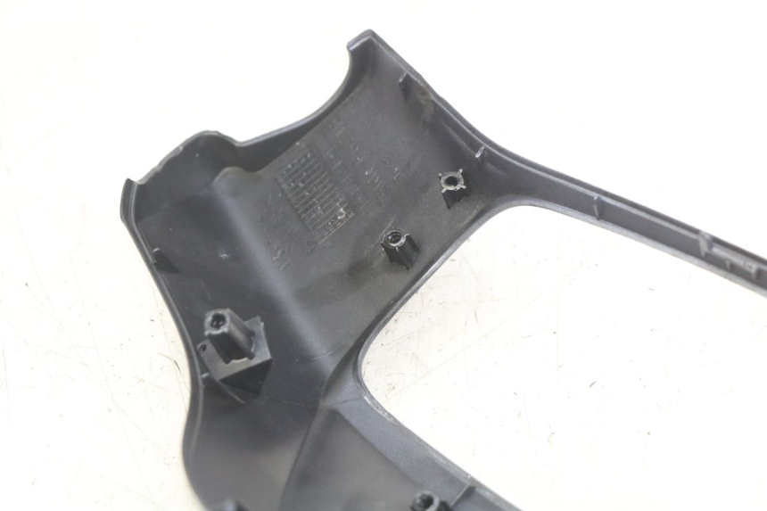 photo de HANDLEBAR COVER FRONT YAMAHA BW'S EASY 50 (2013 - 2016) - Fixing points details