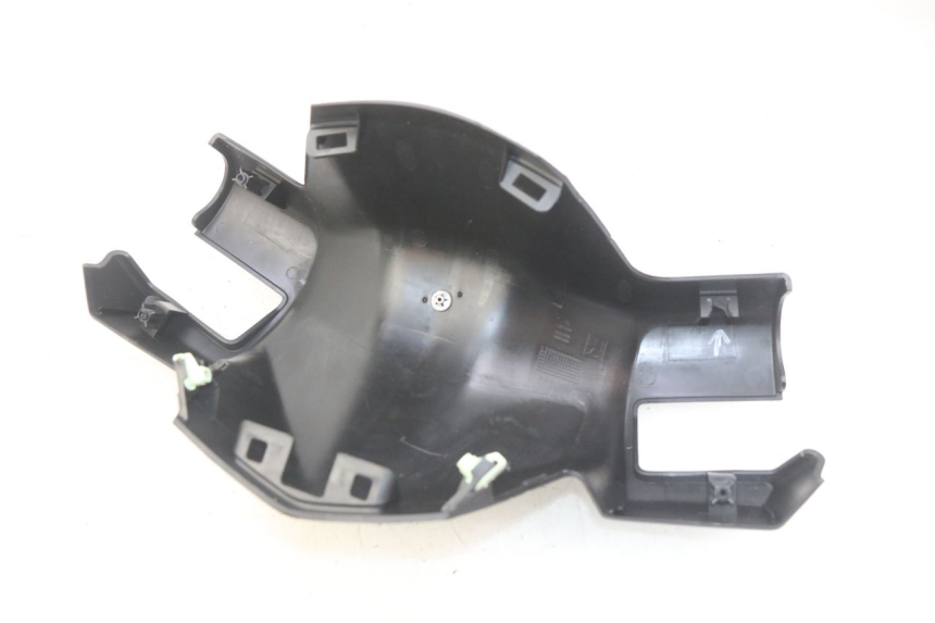 photo de HANDLEBAR COVER FRONT PEUGEOT CITYSTAR 125 (2011 - 2017) - Technical close-up