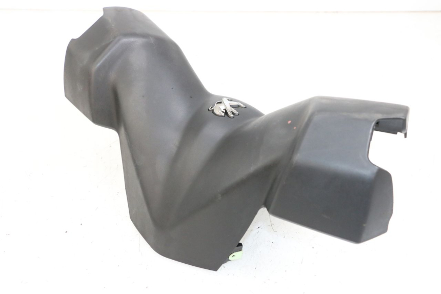 photo de HANDLEBAR COVER FRONT PEUGEOT CITYSTAR 50 (2013 - 2017) - Technical close-up