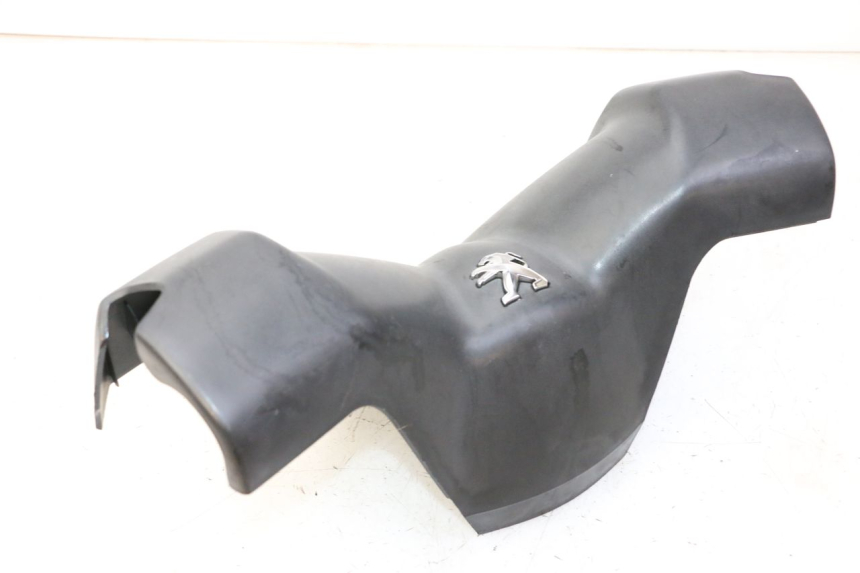 photo de HANDLEBAR COVER FRONT PEUGEOT CITYSTAR 50 (2013 - 2017) - Technical close-up