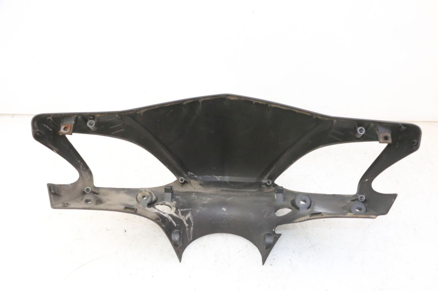photo de HANDLEBAR COVER FRONT YAMAHA CYGNUS X INJECTION 125 (2007 - 2013) - Fixing points details