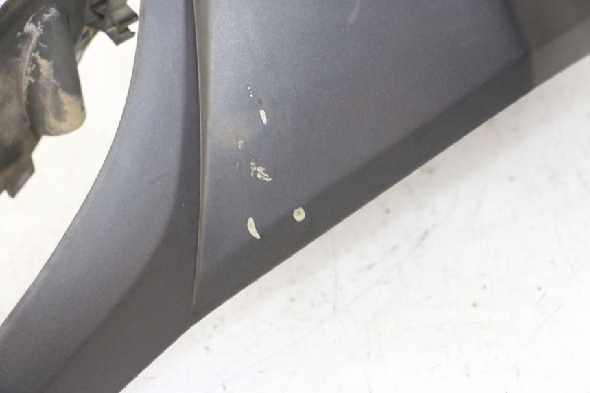 photo de HANDLEBAR COVER FRONT YAMAHA CYGNUS X INJECTION 125 (2007 - 2013) - Surface and material condition