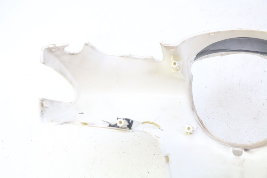 photo de HANDLEBAR COVER FRONT PEUGEOT DJANGO 2T 50 (2014 - 2019) - High-resolution close-up