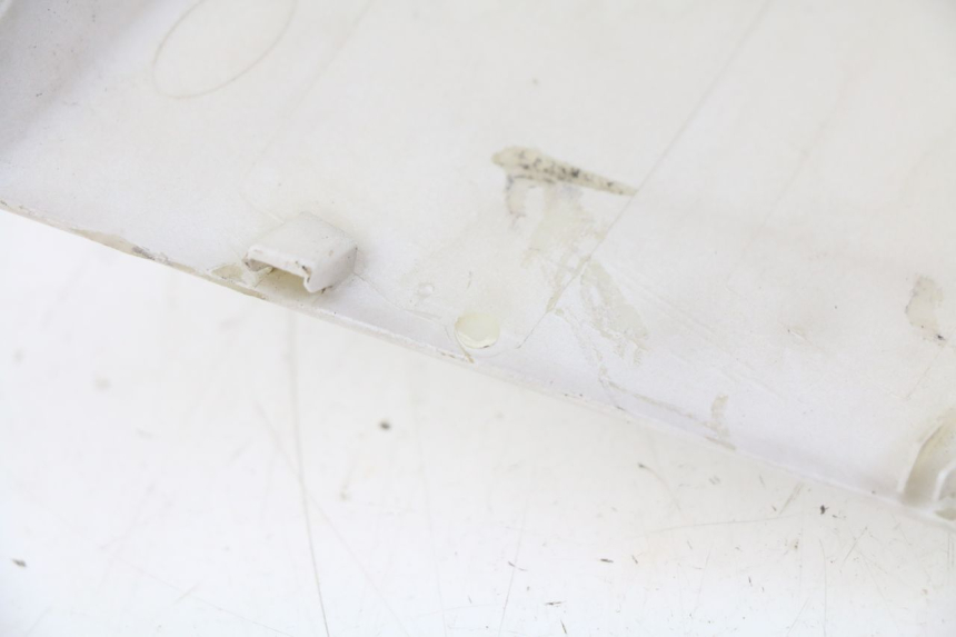 photo de HANDLEBAR COVER FRONT PEUGEOT E-VIVACITY 1 (2012 - 2018) - Component detail