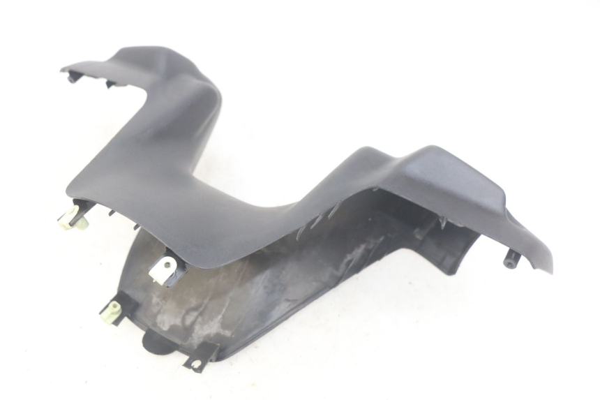 photo de HANDLEBAR COVER FRONT PEUGEOT ELYSEO 125 (1999 - 2004) - Product overview