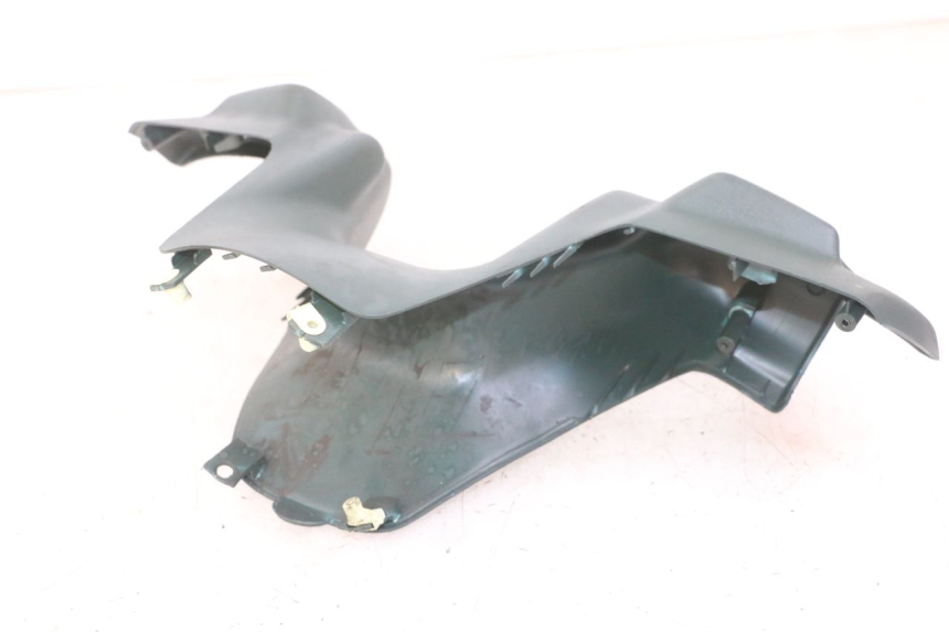 photo de HANDLEBAR COVER FRONT PEUGEOT ELYSEO 125 (1999 - 2004) - Product overview