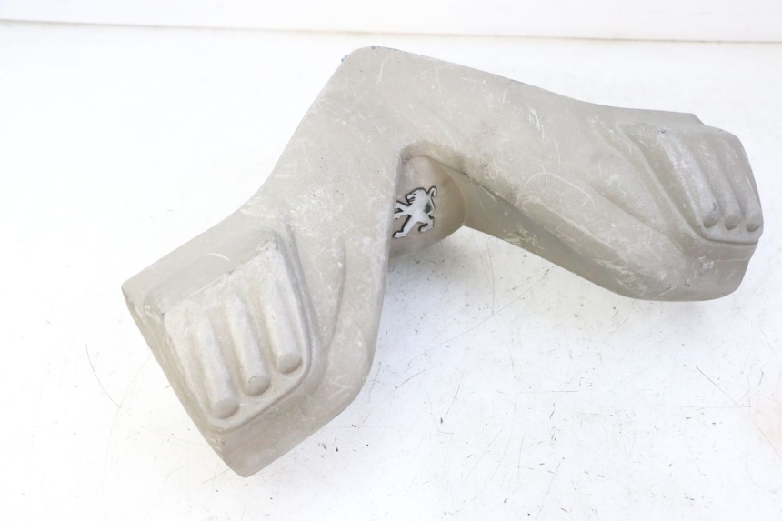 photo de HANDLEBAR COVER FRONT PEUGEOT ELYSTAR 50 (2002 - 2014) - Component detail