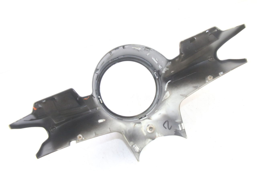 photo de FRONT HANDLEBAR COVER VENESI FLY RETRO 4T 50 (2020 - 2025) - Fixing points details