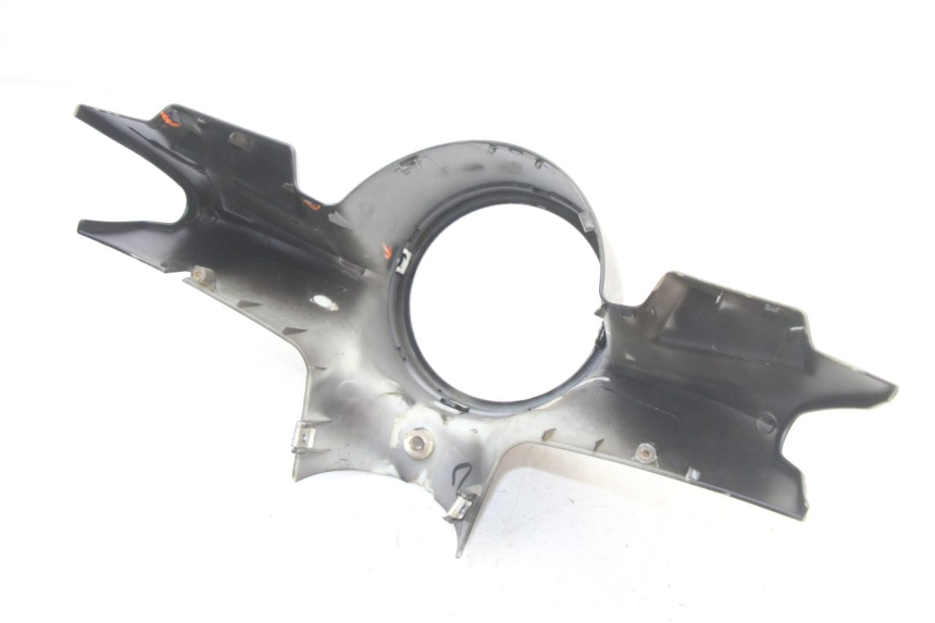 photo de FRONT HANDLEBAR COVER VENESI FLY RETRO 4T 50 (2020 - 2025) - Surface and material condition