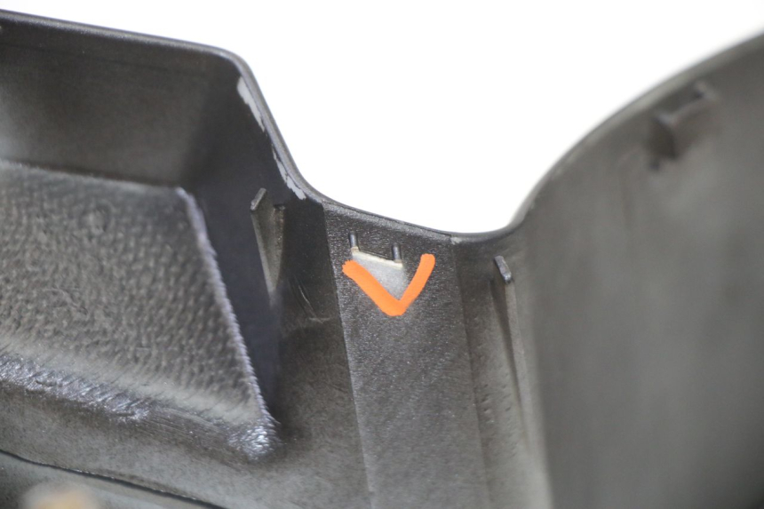 photo de FRONT HANDLEBAR COVER VENESI FLY RETRO 4T 50 (2020 - 2025) - Markings and original references