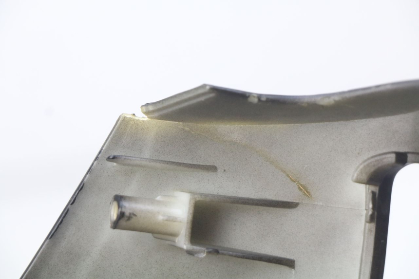 photo de HANDLEBAR COVER FRONT TNT MOTOR GRIDO 2T 50 (2010 - 2019) - Zoom on usage condition